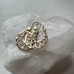 Vintage 14k Gold Laser Cut Diamond Shaped Lace Hoop Earrings